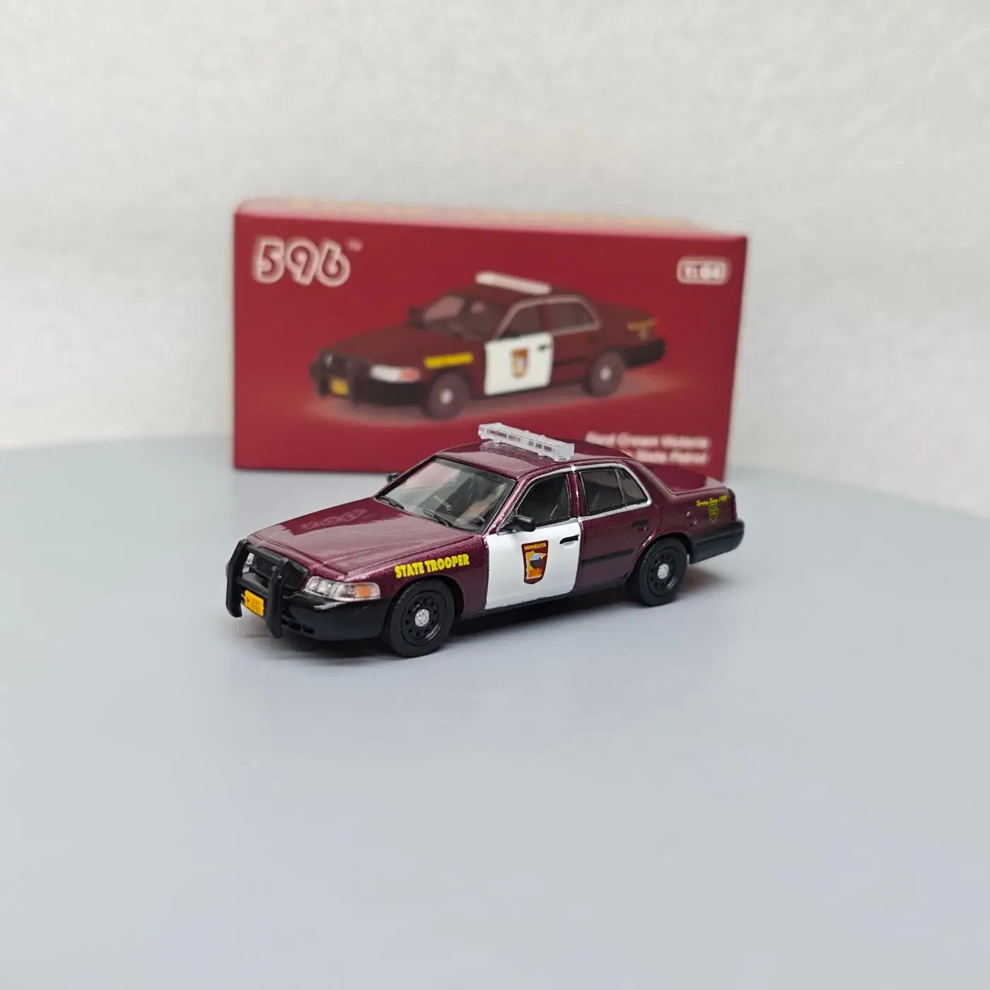 

596 1:64 Ford Crown Victoria Minnesota Patrol, полицейская машина, имитационная модель, литье под давлением, игрушечные транспортные средства, коллекционные игрушки, подарки на день рождения