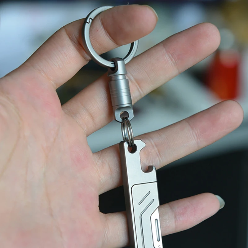 

1pc Titanium Alloy EDC Pocket Tool Ultra-Durable Keychain With Rotating Buckle For Men Compact Waist Belt Keyring, Perfect For O