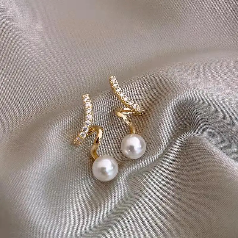 Korean Fashion Rhinestones Pearl Drop Earrings for Women Party Golden Color Irregular Geometry Twist Earrings Statement Jewelry