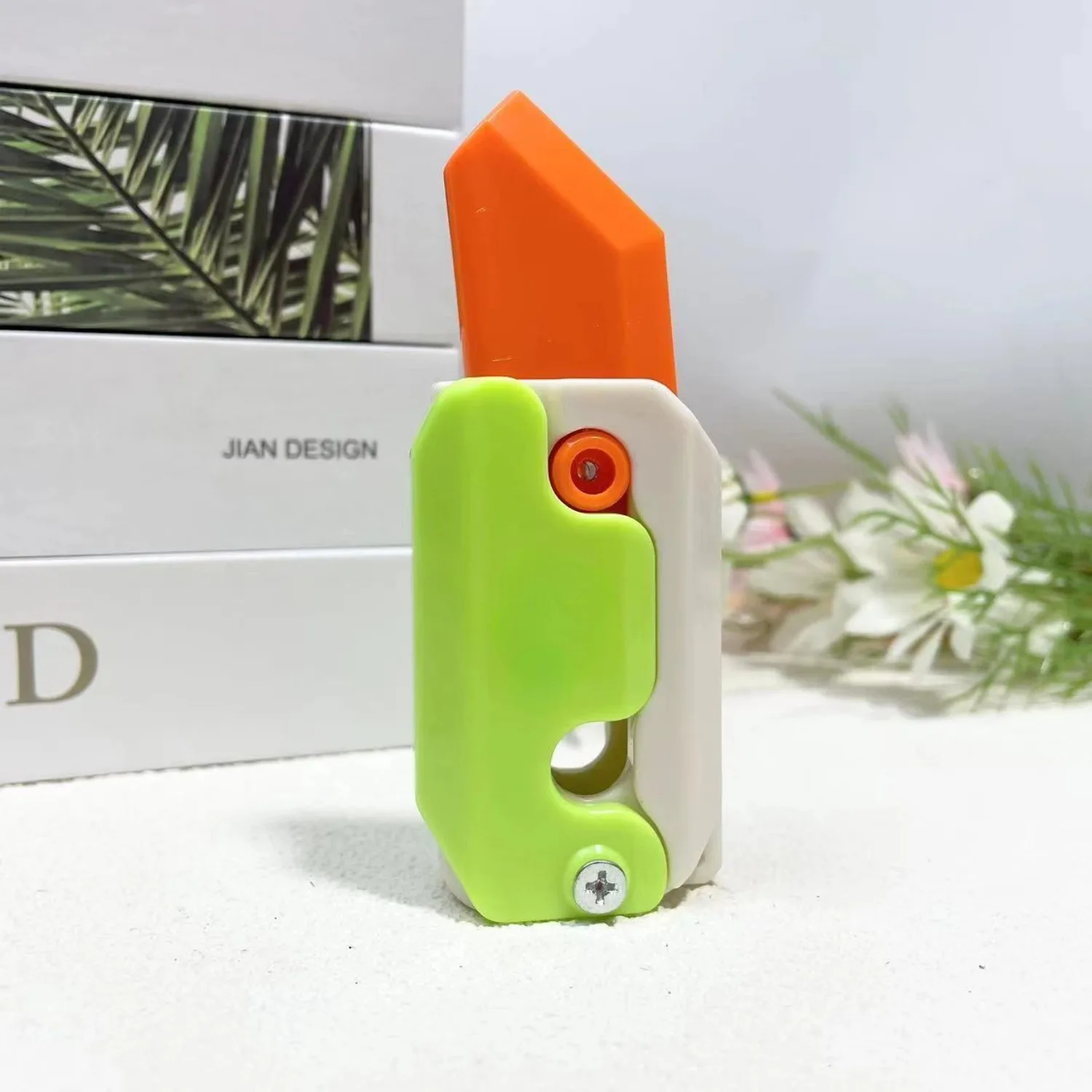 3D Printing Gravity Knife Small Radish Knife, Gravity Folding Radish Knife, Push Card Decompression Fidget Mini Claw Knife Toy