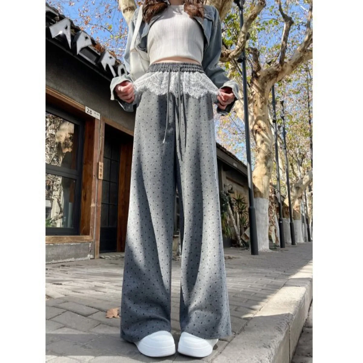 Luźne, cienkie spodnie damskie w grochy ze sznurkiem, koronką i kwiatami, proste, basic, w stylu Y2k, na co dzień i na wakacje.