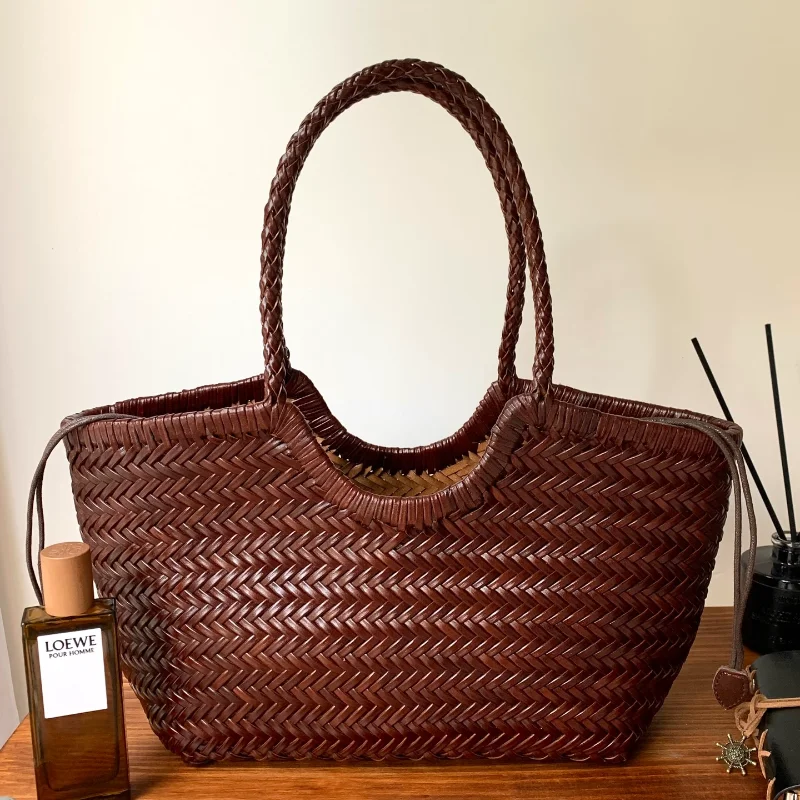 French Luxury Hand-woven Shoulder Summer Hollow  Vegetable Basket Bag Handbag Made Of Double-layer Cowhide With Inner Pocket New