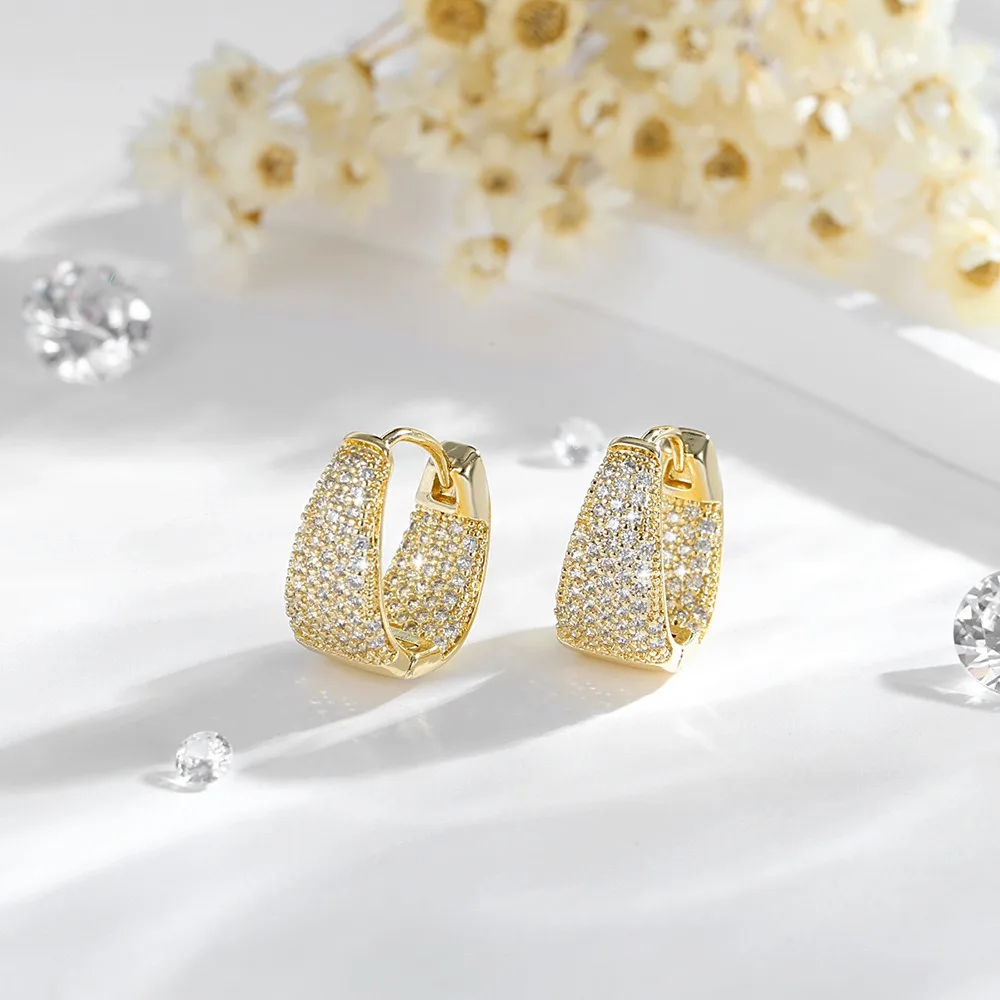 

Vintage Luxury Paved Zircon Huggie Hoop Earrings for Women 14K Gold Plated Copper U-Shape Ear Buckle Daily Party Jewelry