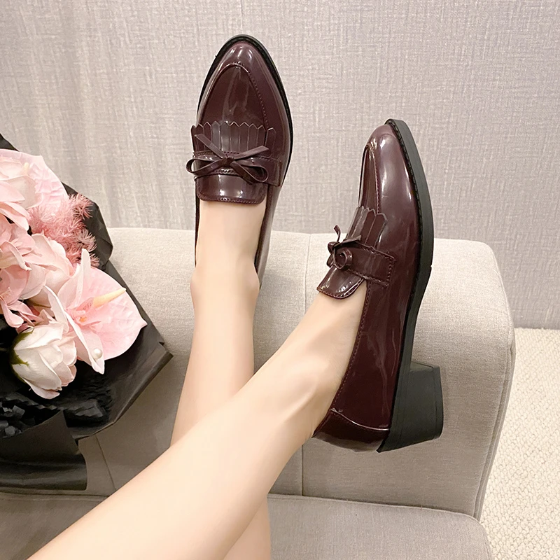 2025 New Womens Shoes Patent Leather Women Loafers Tassel Casual Female Flat Shoes Bowknot Small Shoe Comfortable Shoes