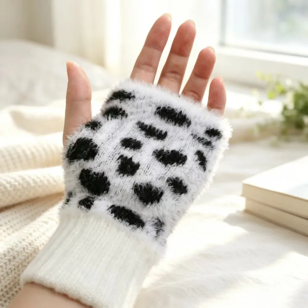 Stylish Leopard Print Half Finger Gloves Polyester One Size Knit Gloves Knit Unisex Warm Gloves Outdoor Use