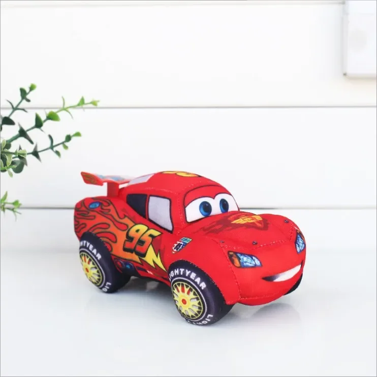 Disney Pixar Cars 2 3 giocattoli per bambini 16cm Lightning McQueen peluche Cute Cartoon Cars peluche regali di compleanno per bambini ragazzi