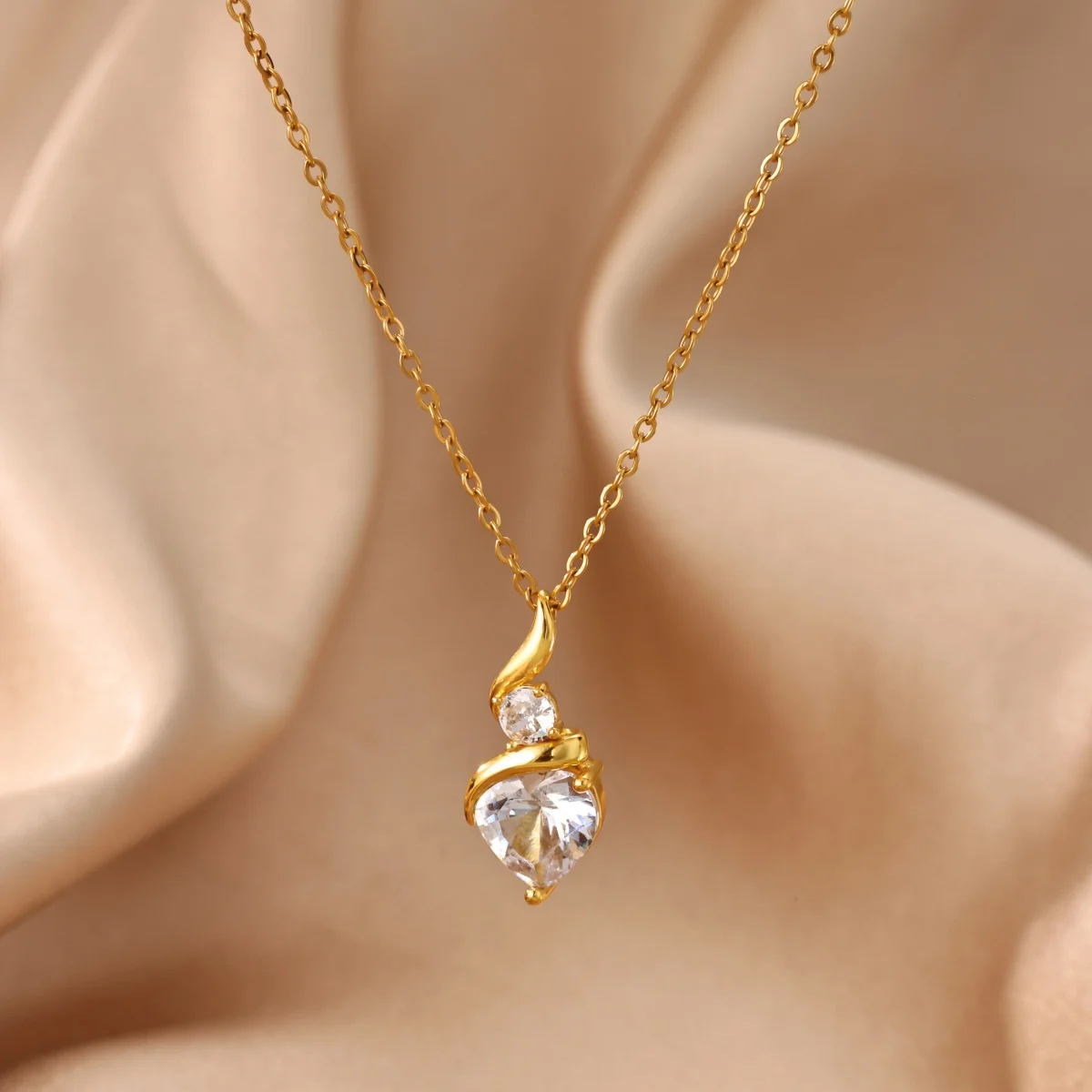 Zircon Heart Pendant Necklaces For Women Gold Color Stainless Steel Heart Love Necklace Engagement Wedding Christmas Jewelry