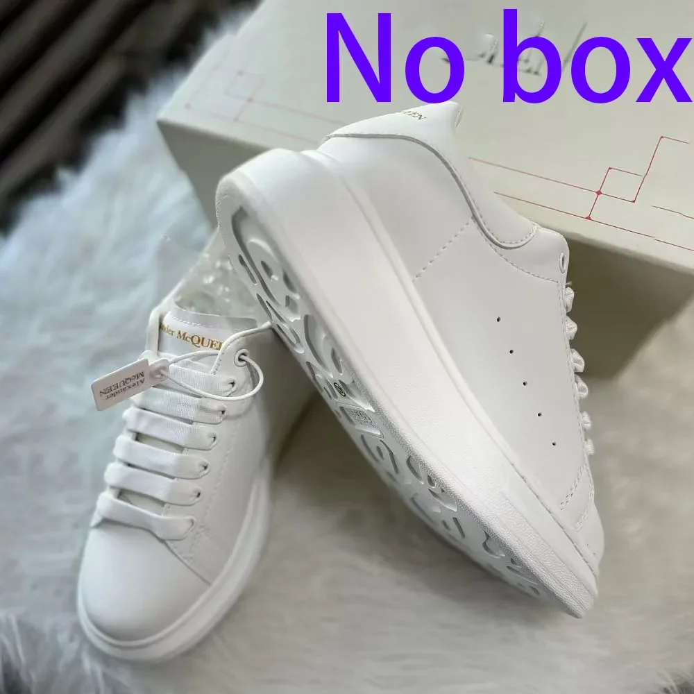 Fashionable McQueen white shoes for men and women, thick-soled height-increasing shoes, versatile casual couple sneakers