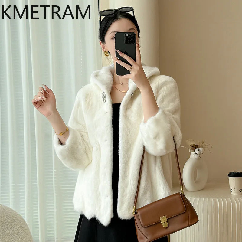 本物のミンクの毛皮コート、女性用ホワイトファージャケット、フード付き、高品質冬用女性服、毛皮ジャケット2025、女性用コート