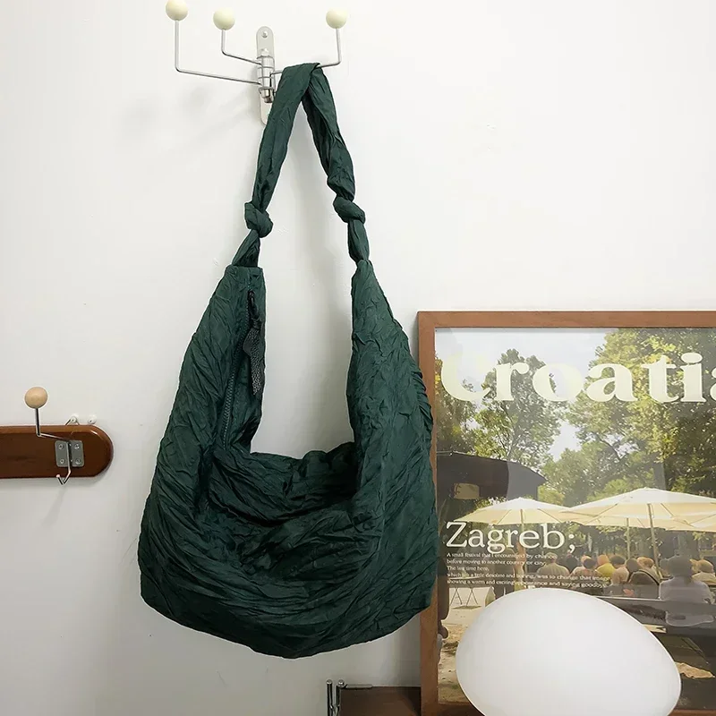 

Hot Selling Pleated Nylon Women's Shoulder Bag 2025 Fashionable New Commuting Women's Large Capacity Crossbody Bag
