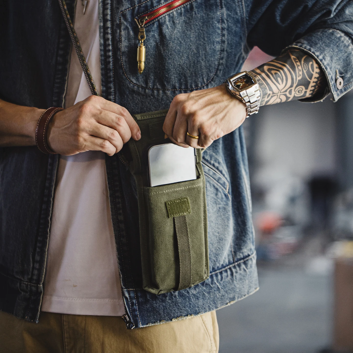 Maden Vintage M-16 Military Green Mini Phone Bag Crossbody Casual Bags Detachable Coin Purse for Men and Women Daily Outfit