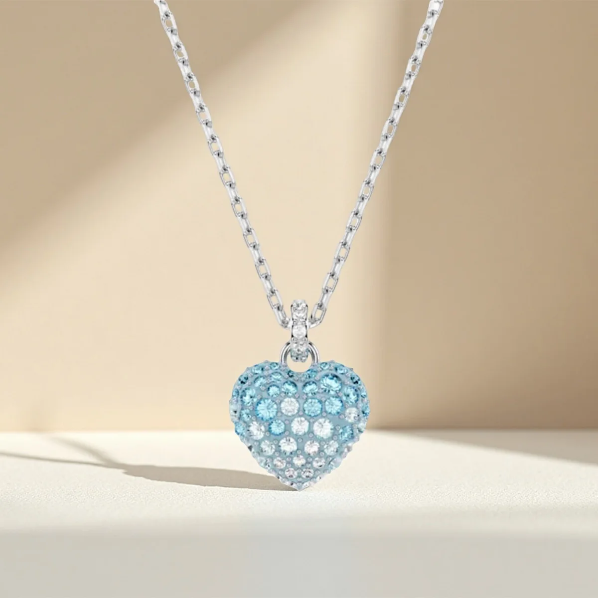 

Silver gradient blue and white crystal love pendant s925, light luxury niche design, eternal romantic dating artifact