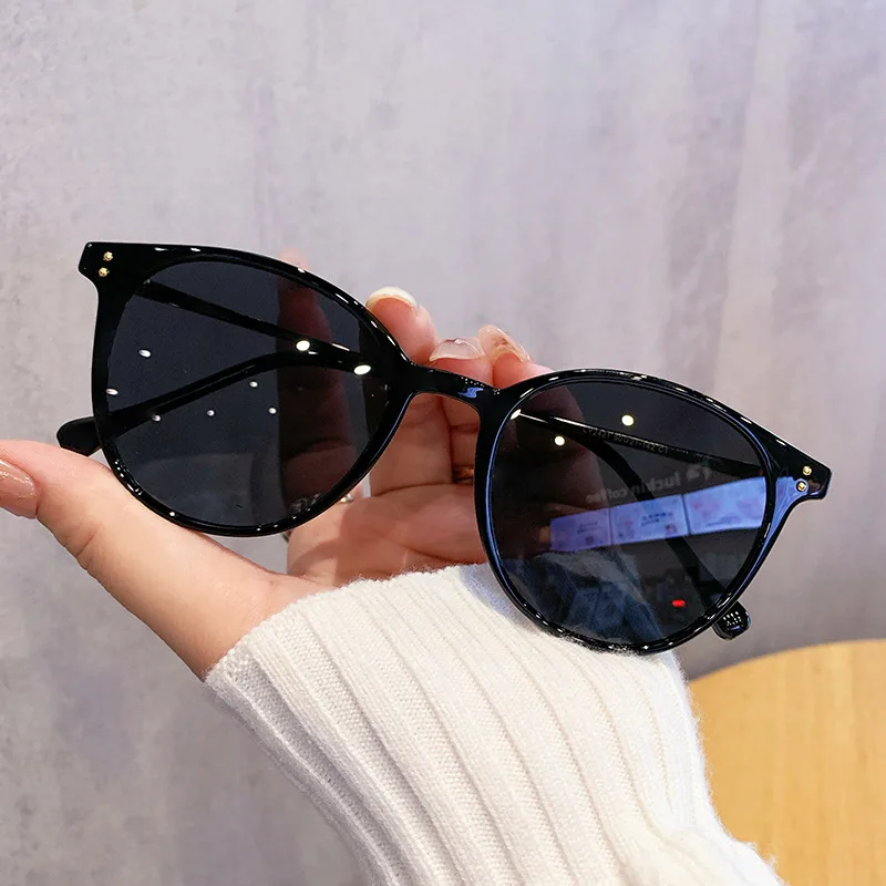 

Korean Retro Round Frame Sunglasses Outdoor UV Protection Eyewear Fashion Luxury Women Stylish Eyeglasses Sun Shades Men Goggles