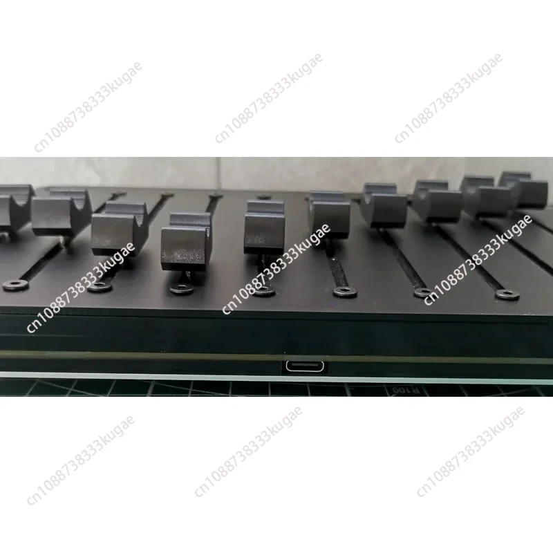 MIDI controller for music host software, 10 channels Fader, customizable CC information, USB interface