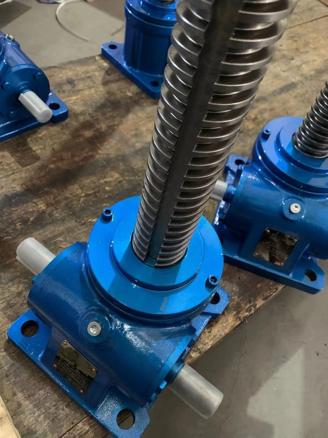 SWL2.5-5 Series Worm Gear Cast Iron Motorized Screw Jack Hand Operated 2 HP Vertical Solid Shaft Construction Industry