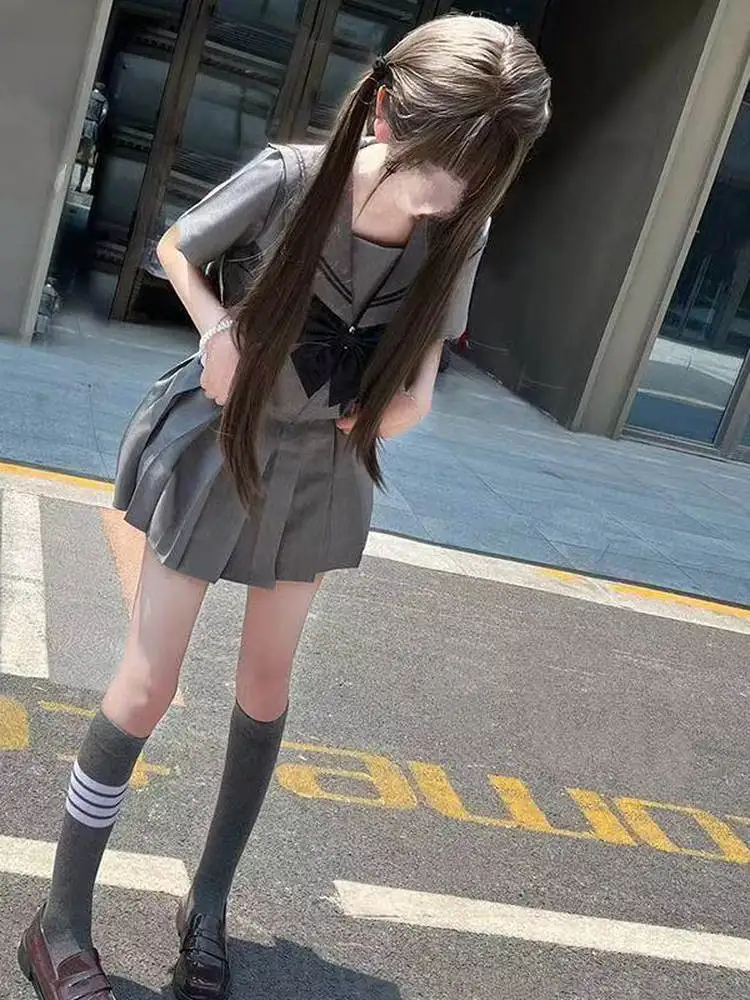 

Gray Uniform Set with Pleated Skirt Long Sleeve Student School Uniform Style Spring Autumn Seasonal Fashion Ensemble for Women