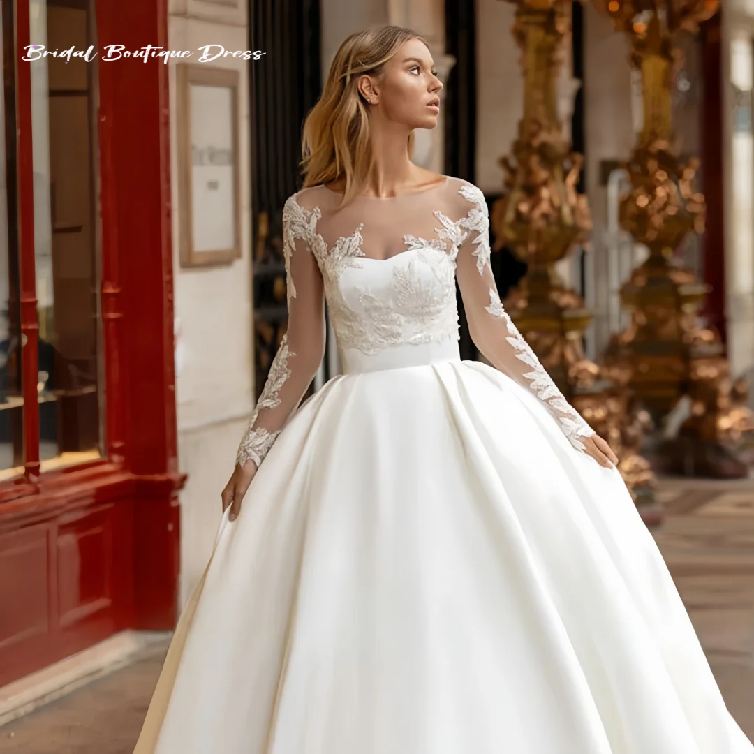 Customized Exquisite Satin Wedding Dress Elegant Appliques Bride Lace A-Line Vintage Wedding Gowns  Ball Gown Train Vestido De N