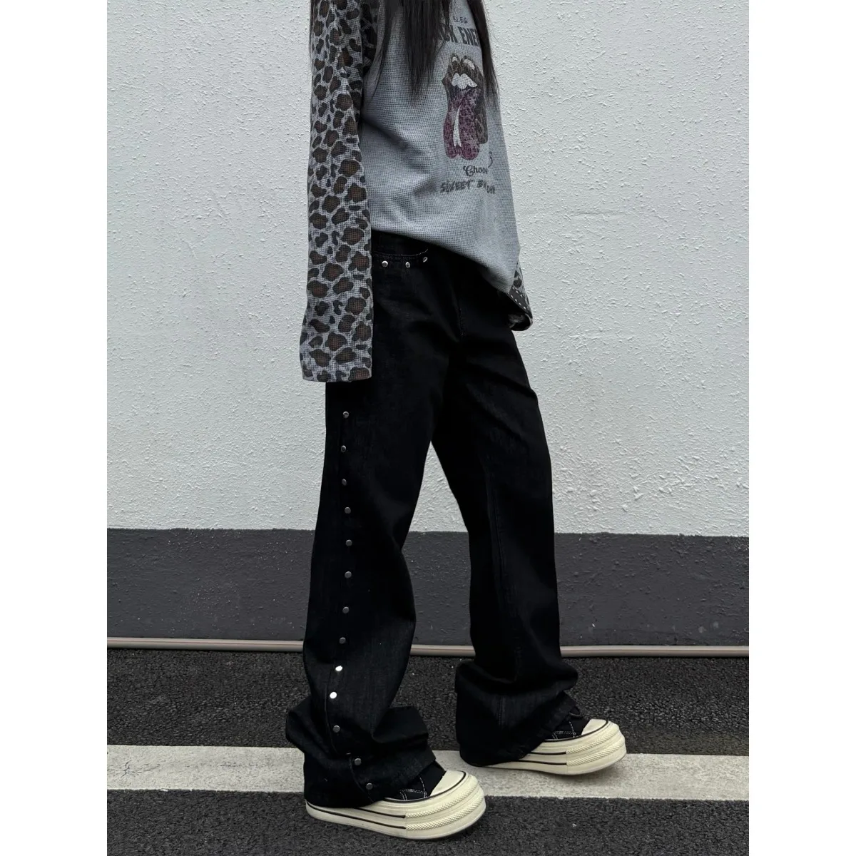 Retro American Leopard Print Pocket Rivet Black Jeans Loose Casual Straight Leg Jeans for Men And Women Autumn New Style Vers...