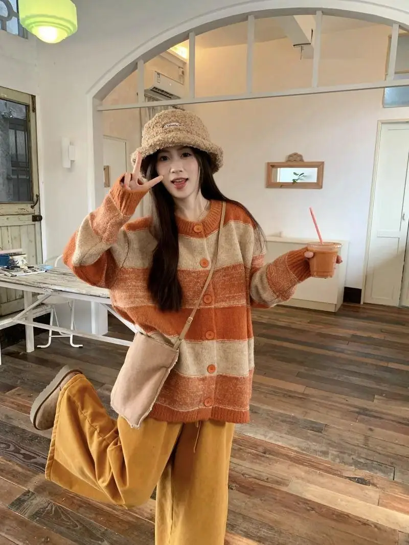 

Свитера Джемперы Пуловеры Женские Y2K Белые Зимние Вязаные Альтернативный Стиль Уличная Городская Мода Альтернативная Сцена Субкультура Молодежный Досуг