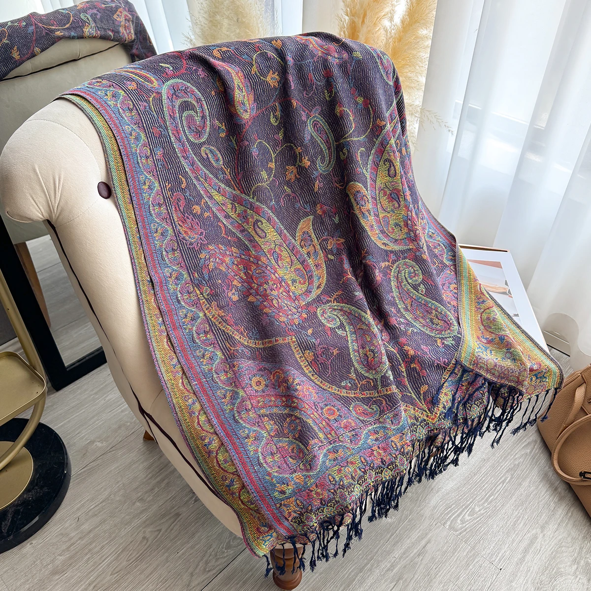 Luxuriöser Winter-Damen-Kaschmirschal – bedruckter, mit Quasten bestickter Schal, warmer Pareo-Umhang und eleganter Poncho – Detail 2