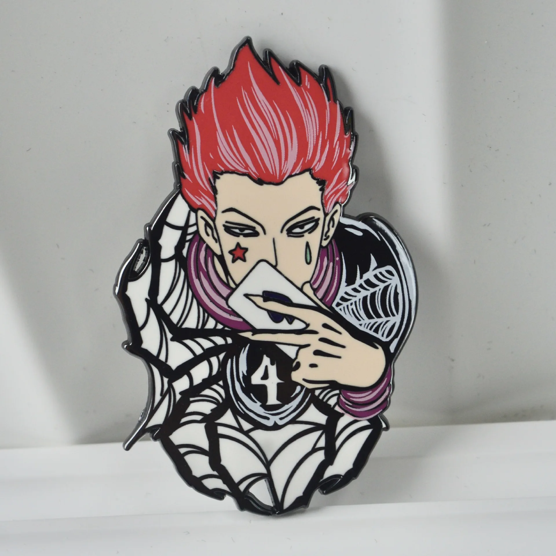 Anime hisoka esmalte pino broche feminino em roupas alfinetes de lapela para mochila mangá maleta emblemas jóias acessórios