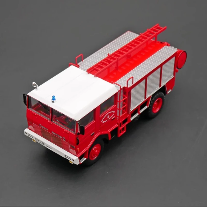 Ixo diecast escala 1:43 berliet gbd motor de bombeiros off-road bomba caminhão liga modelo de carro coleção lembrança exibição de presente de feriado