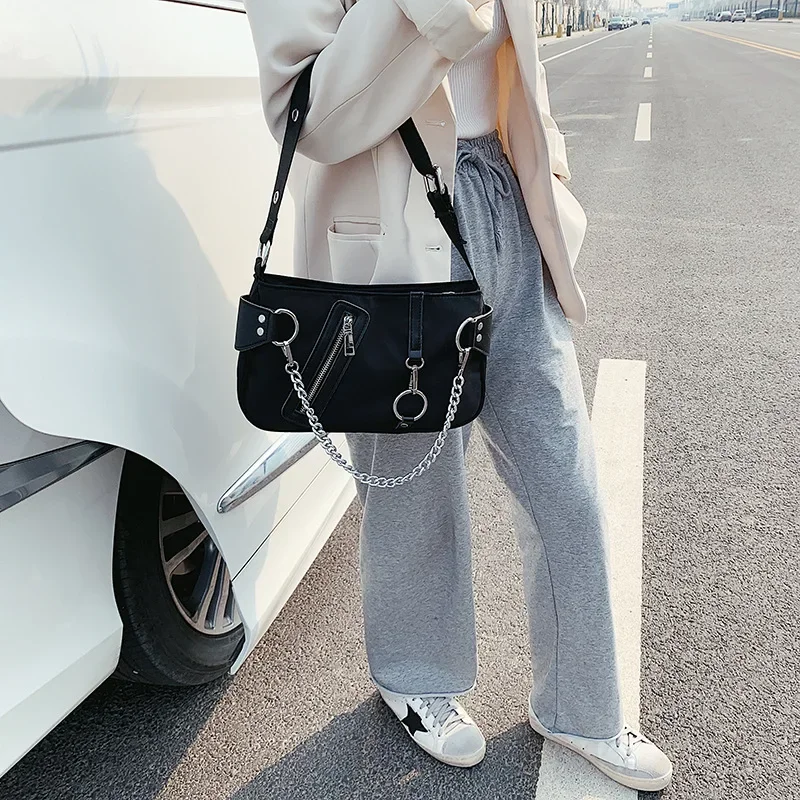 Rivet femmes sac à bandoulière casual luxe dames sacs à main concepteur avec Mini poche chaîne femme sac de messager sac à main noir