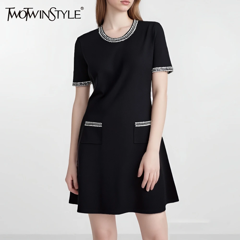 

TWOTWINSTYLE Loose Spliced Bead Casual Dresses for Women Round Neck Short Sleeves Patchwork Pockets Mini Dress Female Clothing