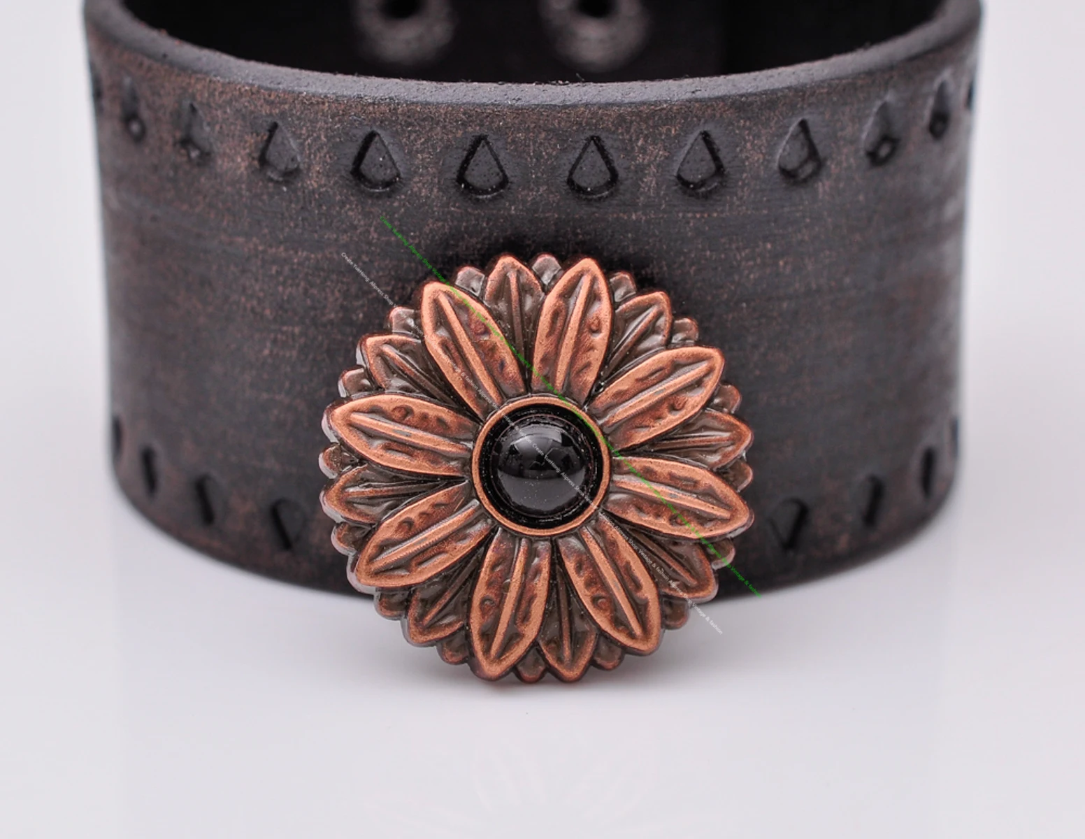 10PCs 30*30MM Flower Concho with Black Turquoise Center Antique Copper Screwback