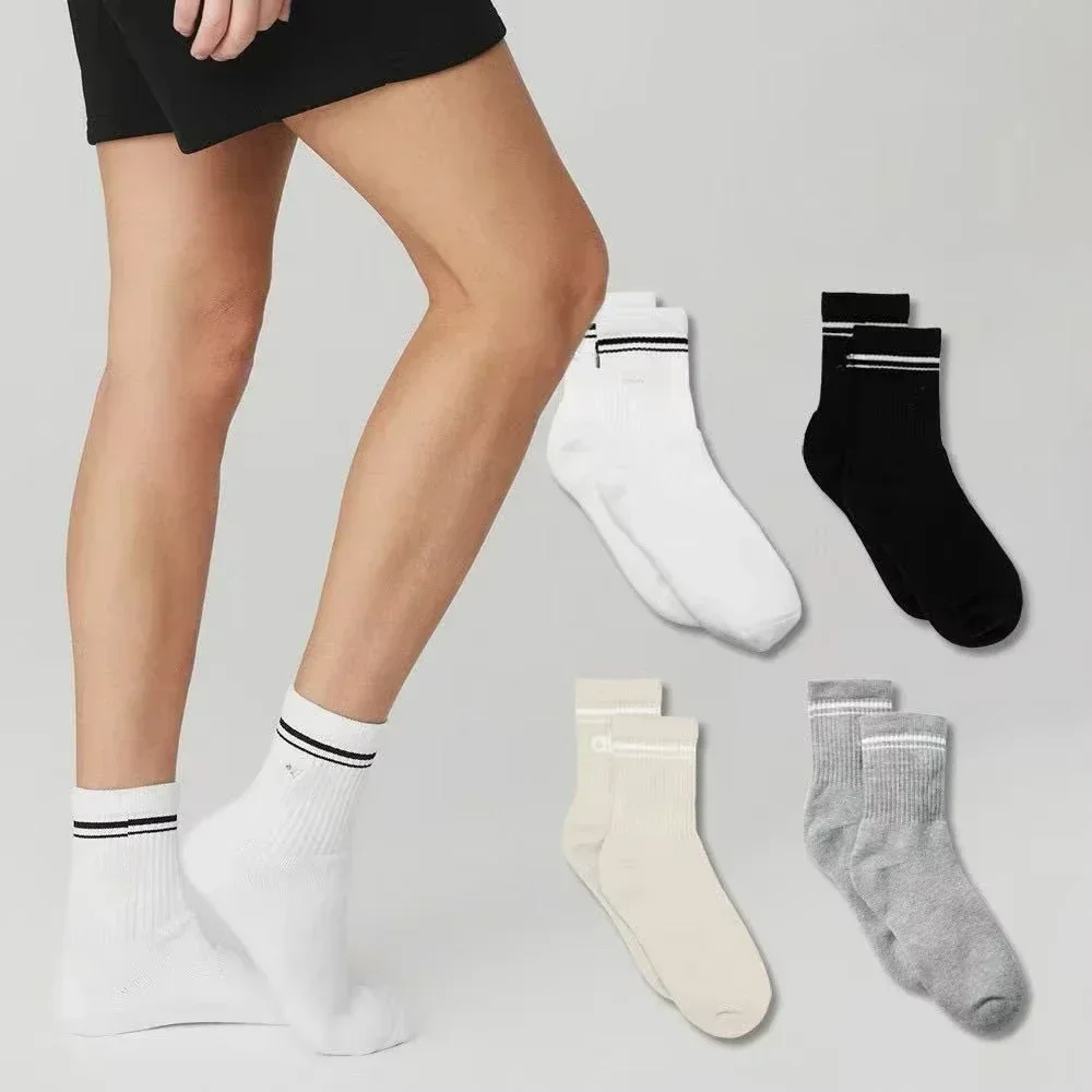 

5 Pairs Accolade Yoga Socks Striped Couple Style Casual Cotton Socks Sport Running Wicking Sweat Breathable Soft Mid-tube Socks