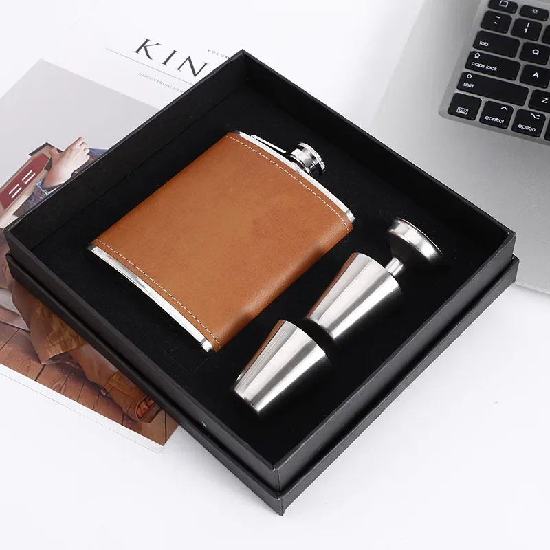 Custom 6oz 7oz 8oz metal stainless steel whisky hip flask pocket leather wrapped whiskey hip flask gift set with funnel and cups