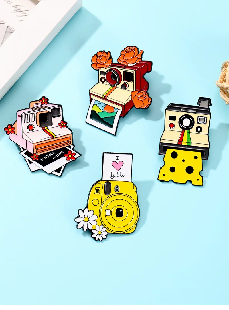 Retro Camera-Style Brooch Creative Cheese Flower Oil-Dripping Badge Student Gift Versatile Clothing Accessories Pin