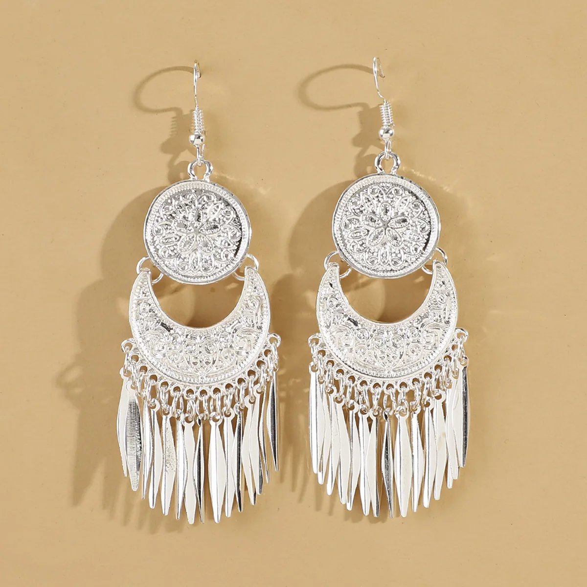 2pcs vintage ethnic style metal tassel carved women's earrings for summer vacation personalized accessories