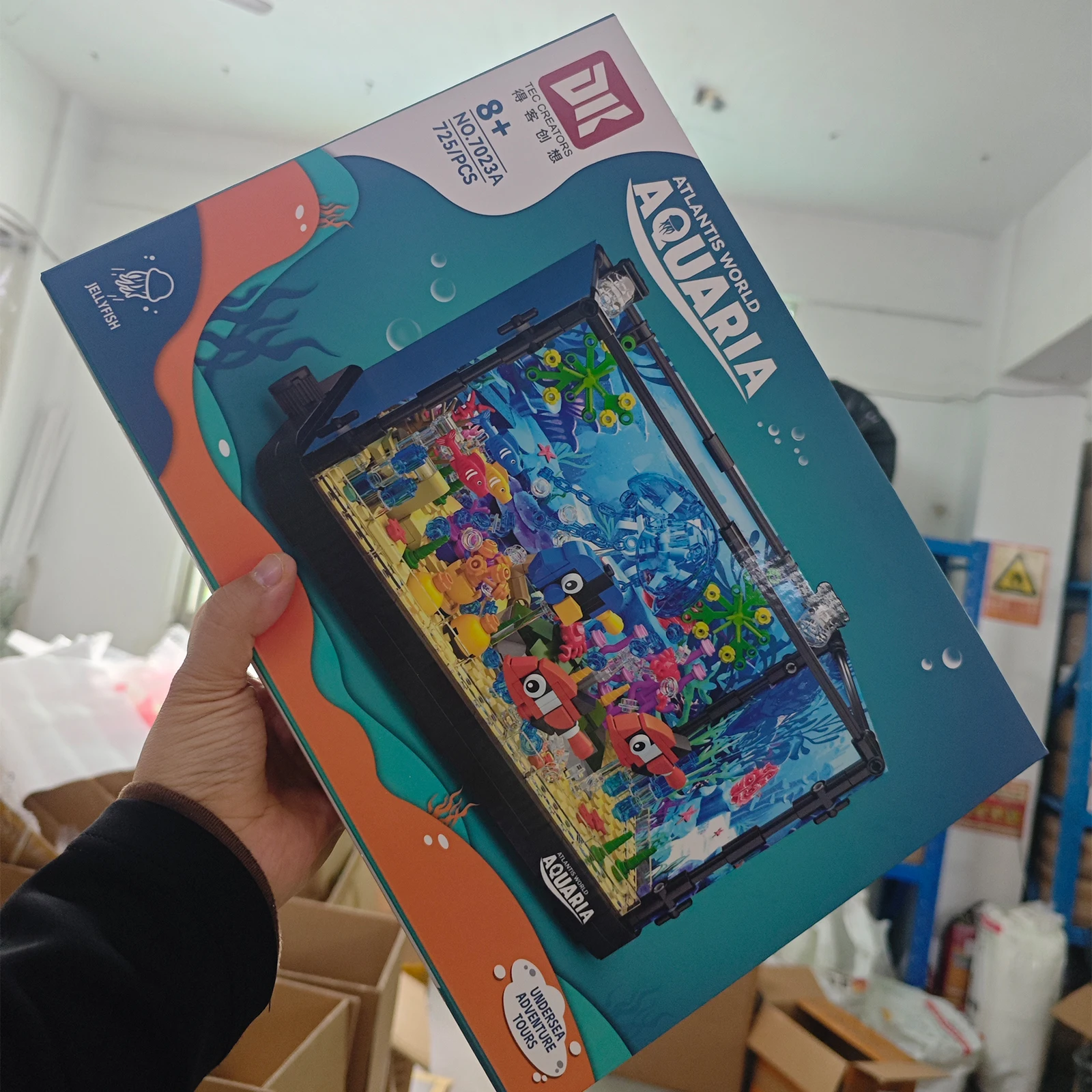 

DK7023 Idea Light Fish Tank 725PCS Building Blocks Set Marine Animals Aquarium Jellyfish Turtle Ecological Tank Boys Girls Gifts