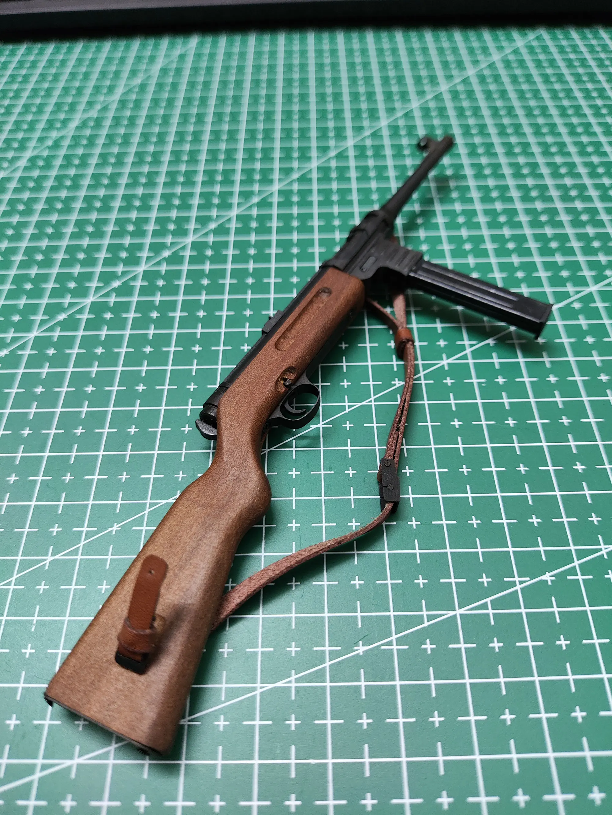 1/6 Miniature German WWII MP41 SMG Model, Military Collectible Display, Metal & Real Wood, Mini Gun for Action Figure