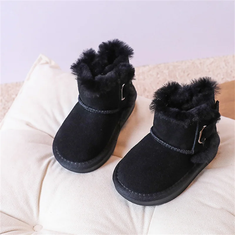 Nuevas botas de invierno para bebé, zapatos cálidos de felpa de cuero genuino para niños pequeños, botas de nieve antideslizantes a la moda para