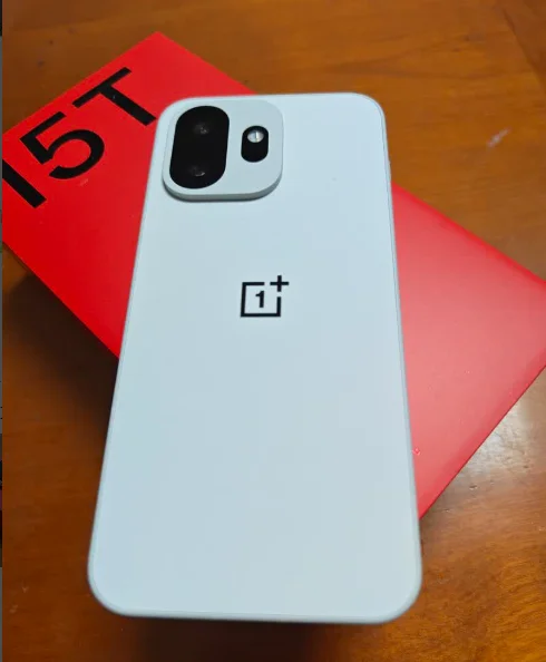 OnePlus 15T Battery 7500mAh 100W Supercharge 50W Wireless 6.32 Inch 165Hz 50MP OIS Unlocked Network Snapdragon 8Elite Gen5 OTA