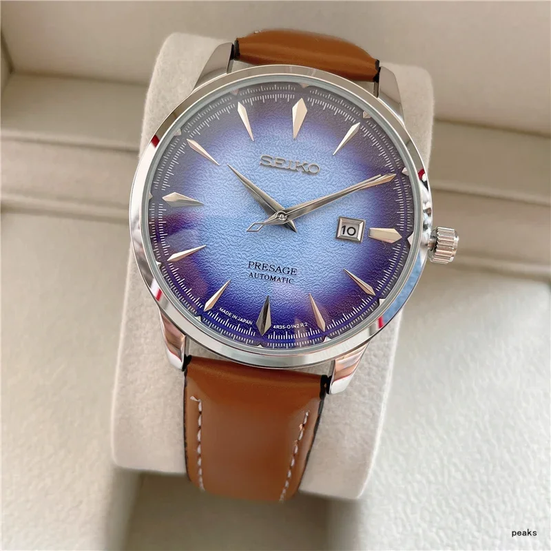 ساعة سيكو الرياضية كوارتز مقاومة للماء للرجال، مينا متعددة الوظائف وعلامات مضيئة، ستانلس ستيل أو حزام مطاطي.