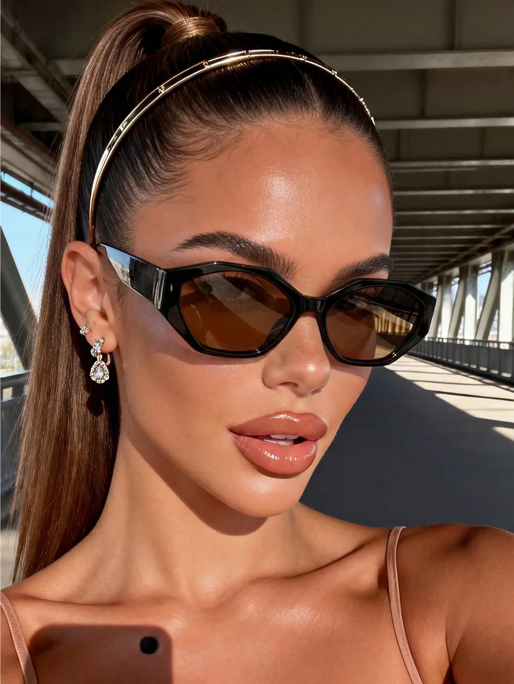 1 Pair of Women's Polygonal Minimalist Fashion Glasses, Suitable for Birthday Party Photo Props, Family Outings, and Driving Use