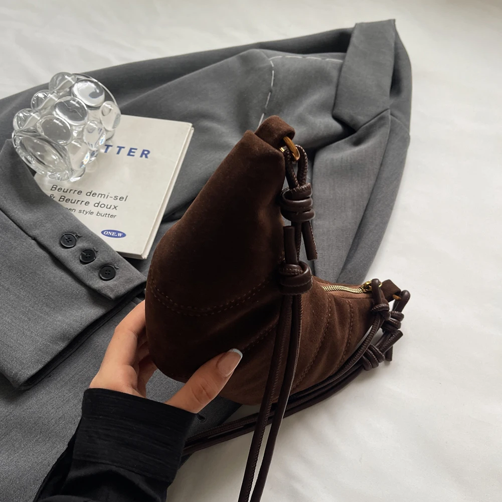 Tas Bahu untuk Wanita dengan Saku Dalam Tas Crescent Tas Selempang Ritsleting Kulit PU Tas Croissant Solid untuk Perjalanan Kerja