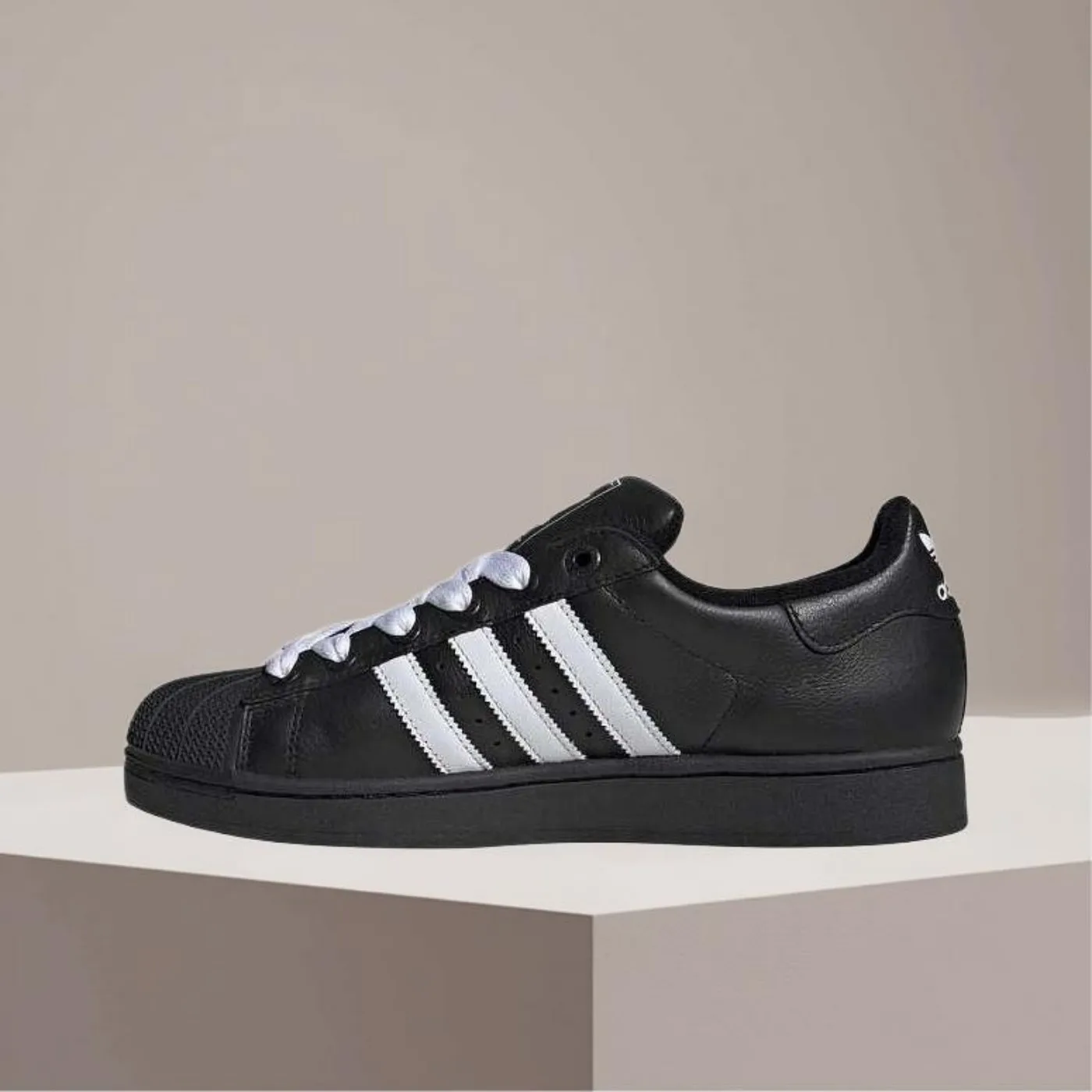 adidas Originals Superstar 2 Comfortable, Durable, Supportive, Slip-Resistant Multi-Function Skate Shoes Unisex Casual JI3538