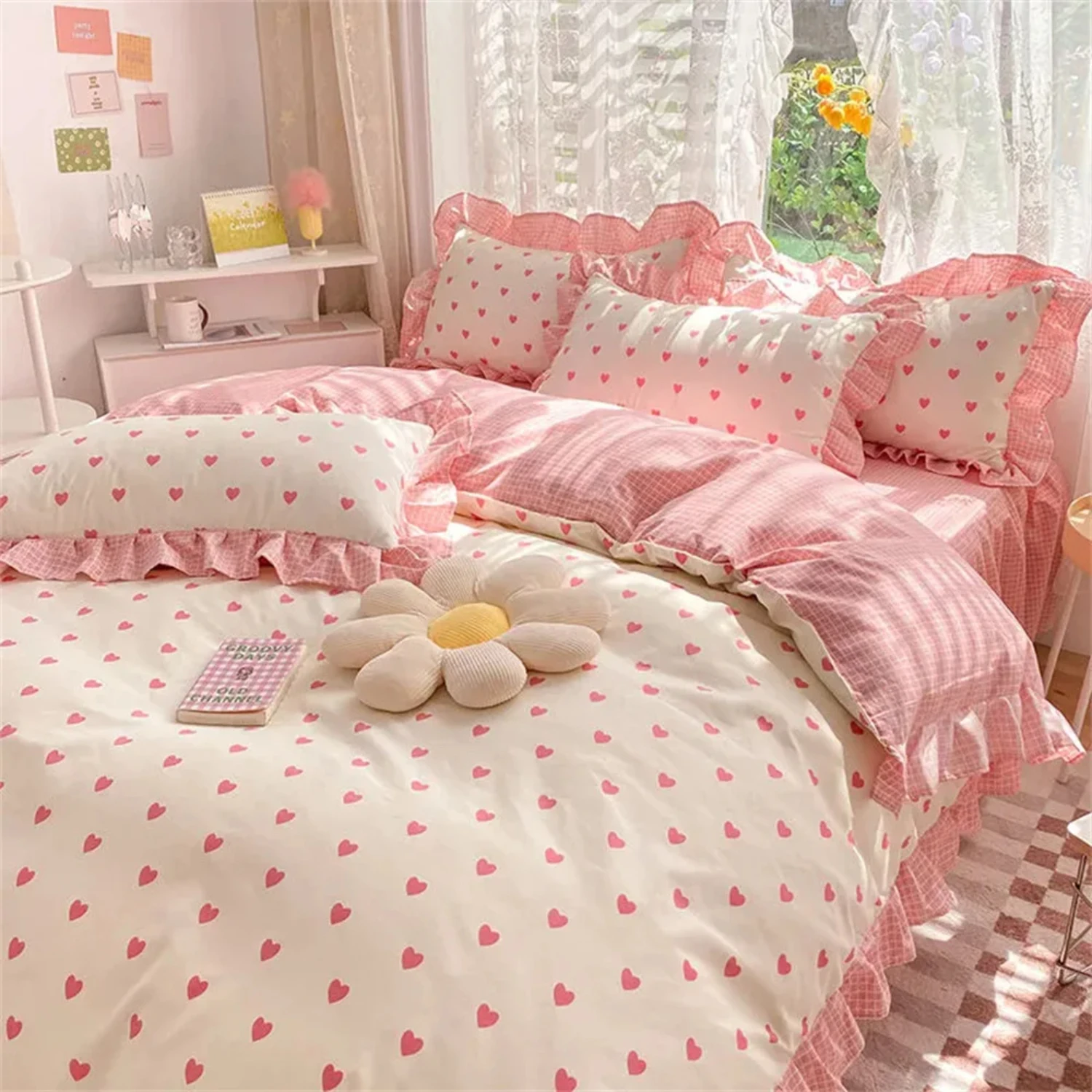 Transform your room into a cozy and elegant sanctuary with this perfect match of exquisite Adorable Kawaii Girls' Queen Size Lac