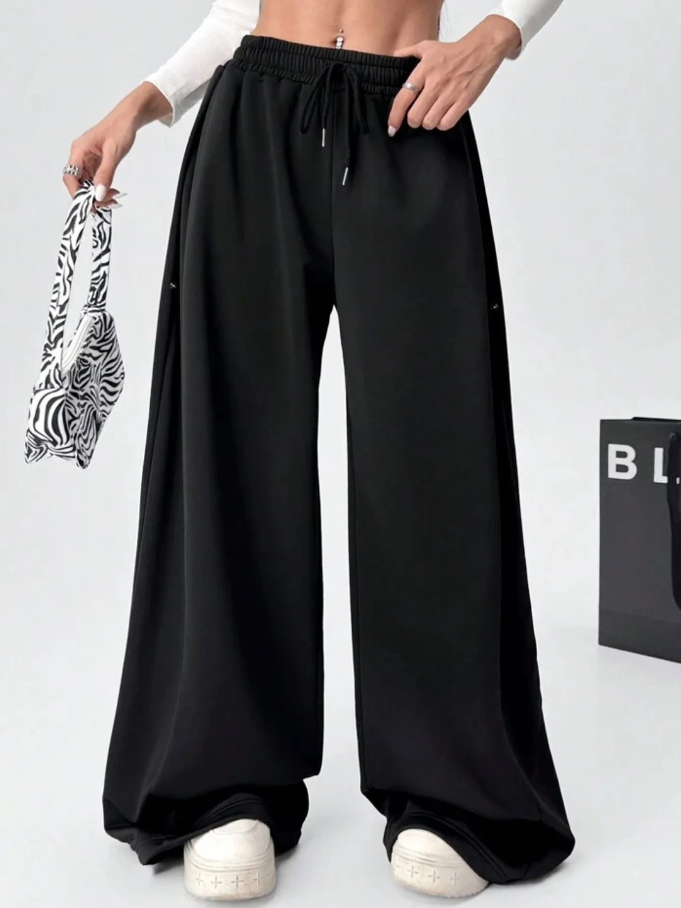 Women's Plus-size Fleece Sweatpants for Autumn and Winter Warm Casual Loose Stylish and Versatile Streetwear Trendy Oversized