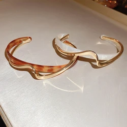 Fashion White Shellfish Bracelet Plate Bend Metal Bracelet Women's Bracelet Geometric C-shaped Open Bracelet Jewelry Gift