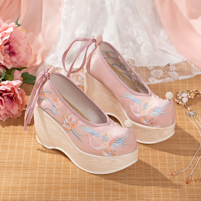 2026 Chinese Traditional Embroidery Wedge High Heels White/Pink Hanfu Shoes Vintage Floral Pattern Q-904