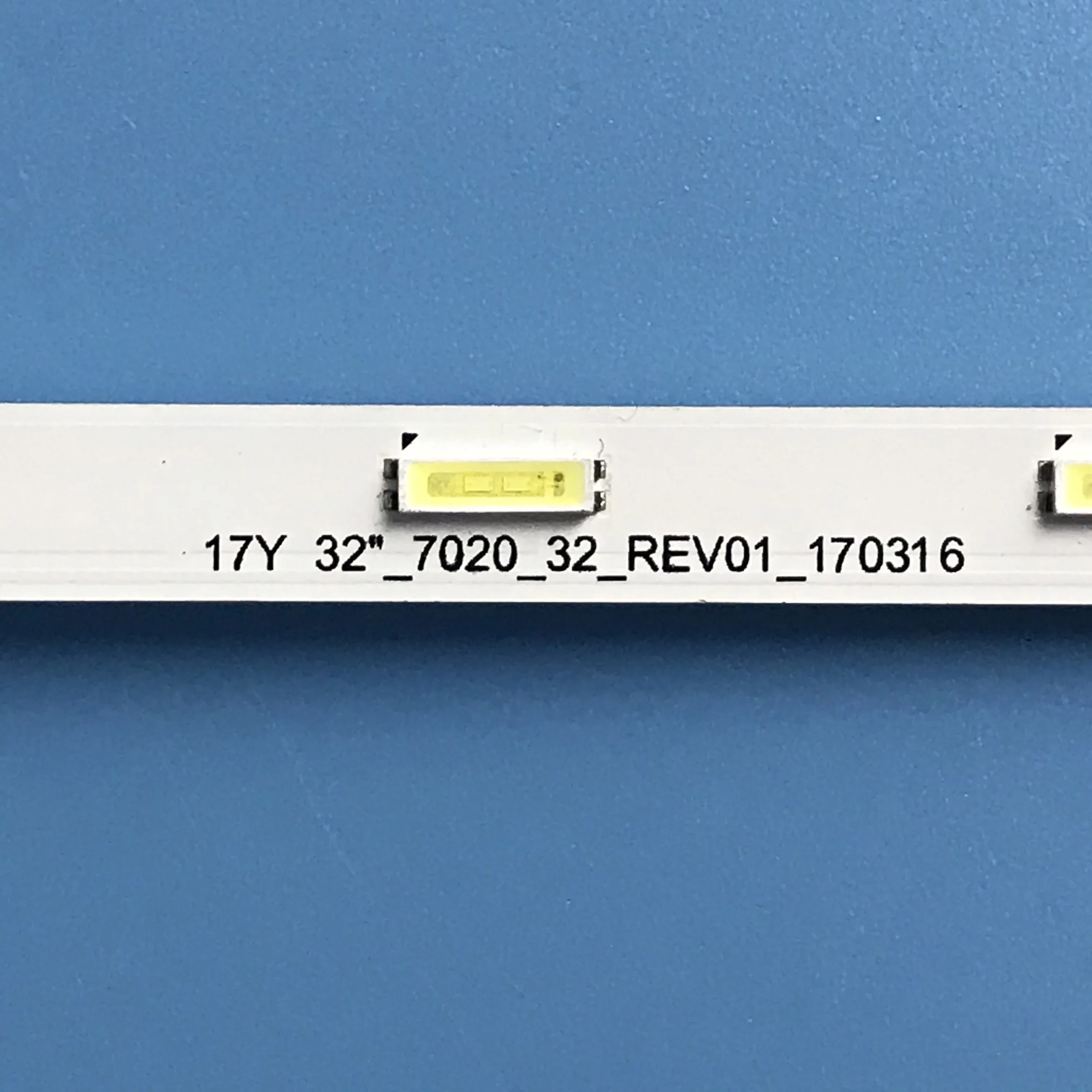 1 pcs LED Backlight strip 32/36 lamp for 32'' TV 17Y 32''_7020_32 KDL-32WE613 32WE615 32RE403 32WE610