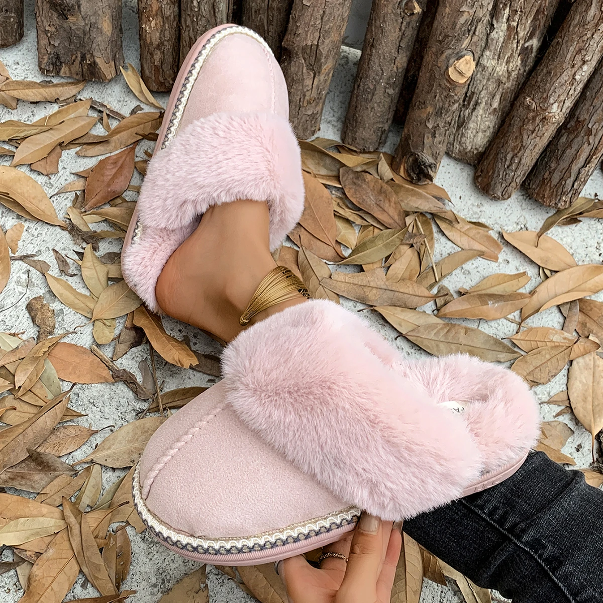 2024 Nieuwe Mode Casual Outdoor Luxe Bont Slippers Vrouw Winter Warm Pluche Muilezel Dia Dames Ontwerp Katoenen Huis Schoenen