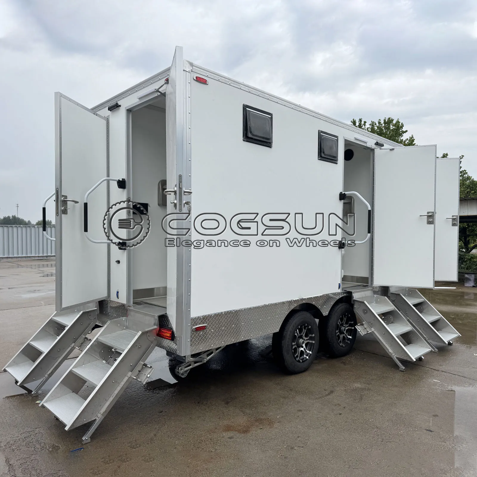 

COGSUN Best-Selling Mobile Restroom Trailer Luxury Toilet Trailer Portable Bathroom Trailer for Outdoor Celebrations