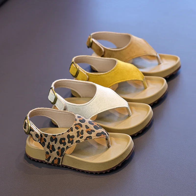 Kids Girl Sandals 2026 New Summer Leopard Print Fashion Baby Shoes PU Suede Thong Heel Strap Buckle Soft Sole Casual Footwear