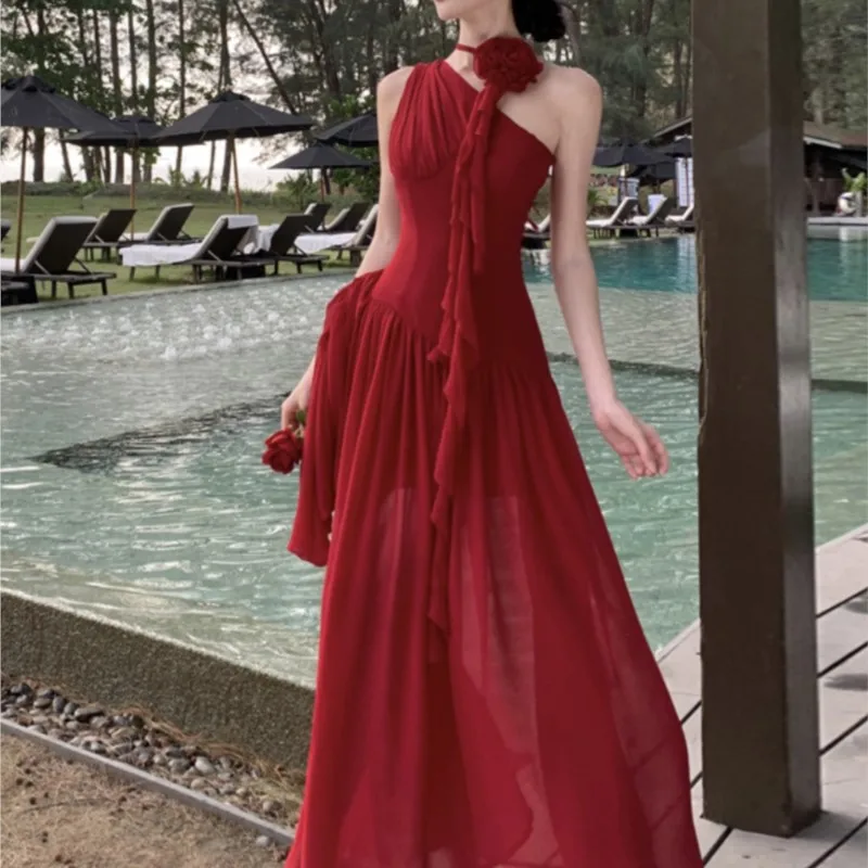 

Seaside holiday ethos Design sense niche banquet unique red off-the-shoulder dress